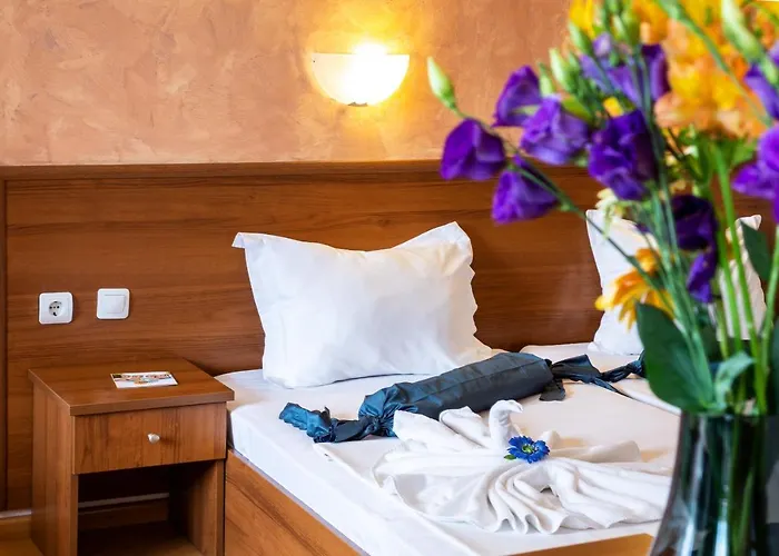 Complex Sunrise By Hmg Szálloda 3*