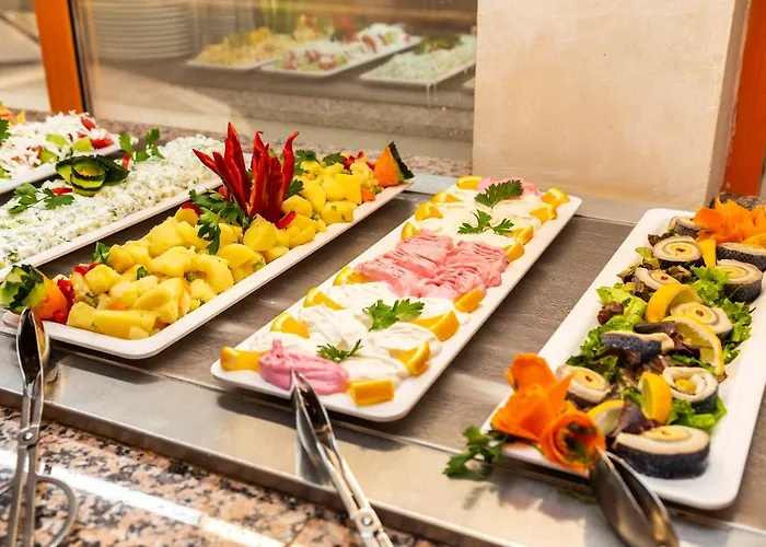 Отель Complex Sunrise By Hmg